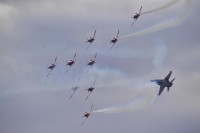 Švýcarský PC-7 Team a F/A-18 Hornet